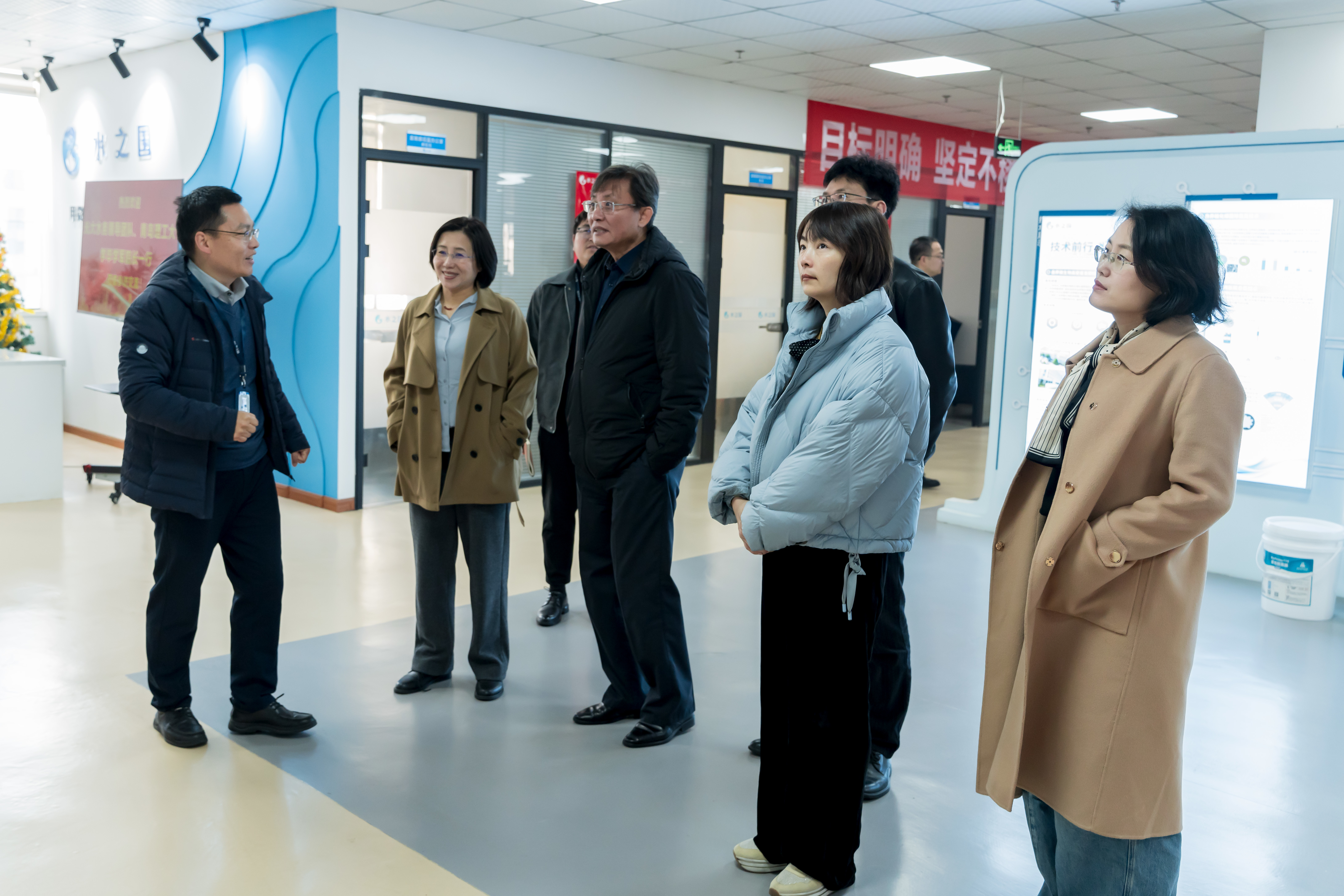 深入污水科技前沿，青岛理工&光大水务莅临j9九游老哥参观交流！