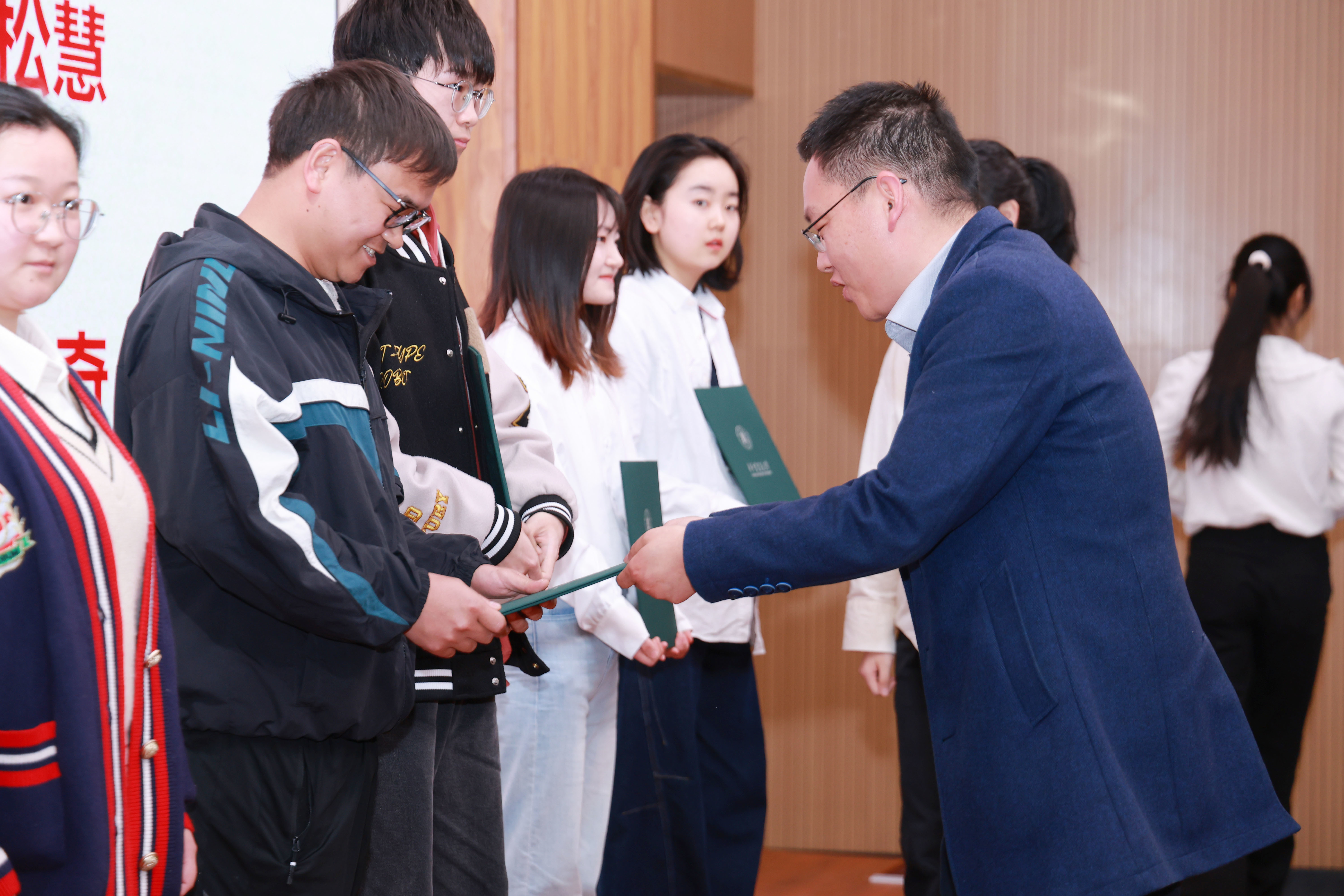 j9九游老哥天行健奖学金颁奖特辑 | 以科技守护碧水，育青年创新未来